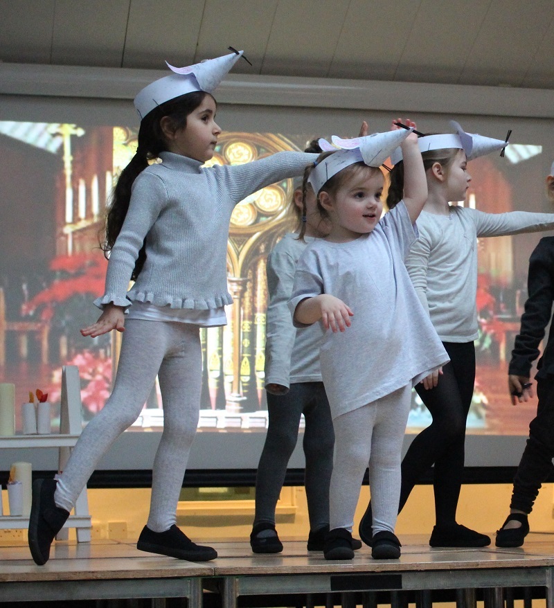 Junior House Christmas Performance